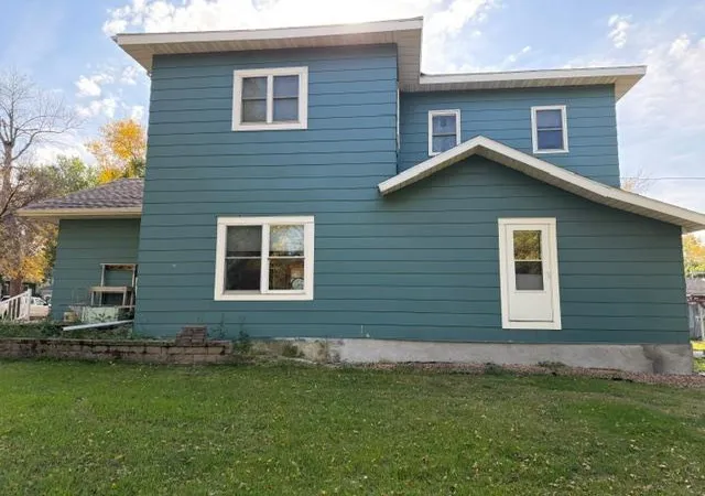 Photo 3 of Single family home for sale at 200 4th Street, Grove City, MN 56243 | MLS# 7158132 | Listing updated on 2026-10-15