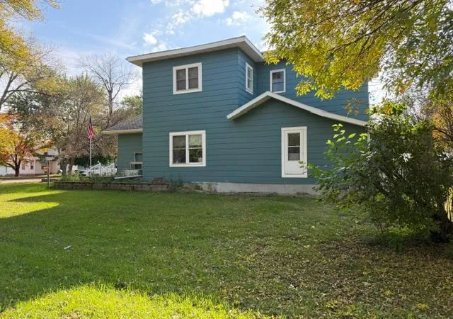 Photo 3 of Single family home for sale at 200 4th Street, Grove City, MN 56243 | MLS# 7158132 | Listing updated on 2026-10-15
