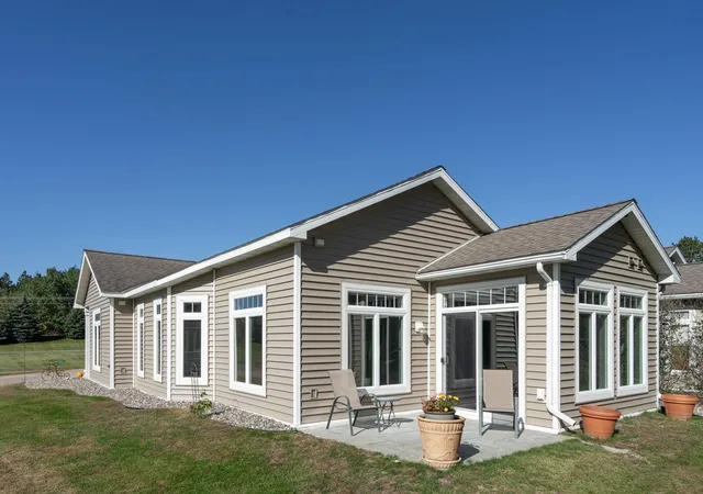 Photo 4 of Townhouse for sale at 12802 Vintage Cir, Staples, MN 56479 | MLS# 7158141 | Listing updated on 2026-10-10