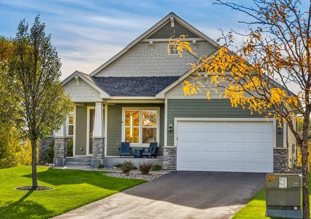 Photo 4 of Single family home for sale at 9029 Jade Cir N, Lake Elmo, MN 55042 | MLS# 7158143 | Listing updated on 2026-10-23