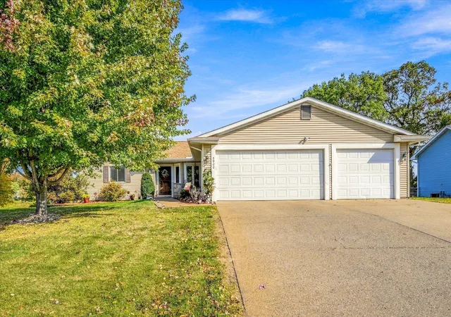Photo 3 of Single family home for sale at 5900 259th Street, Wyoming, MN 55092 | MLS# 7158146 | Listing updated on 2026-10-22