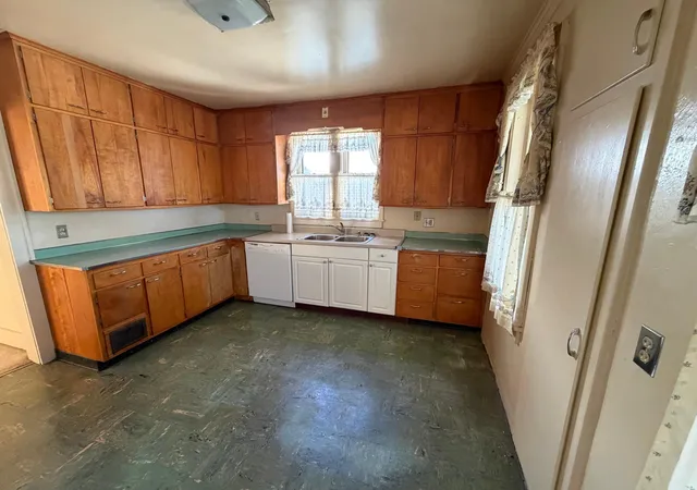 Photo 3 of Single family home for sale at 915 4th Street S, Stillwater, MN 55082 | MLS# 7158156 | Listing updated on 2026-10-09