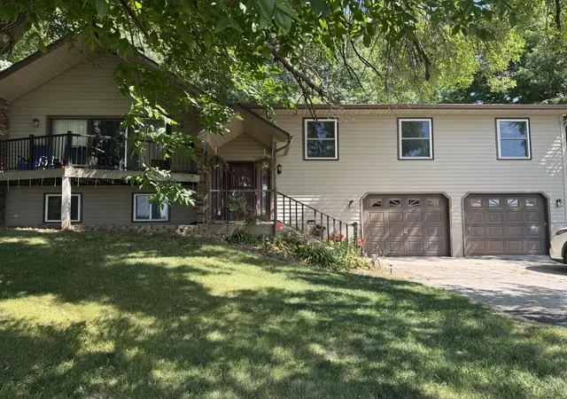 Photo 2 of Single family home for sale at 11284 Highway 15, Brownton, MN 55312 | MLS# 7158163 | Listing updated on 2026-10-21
