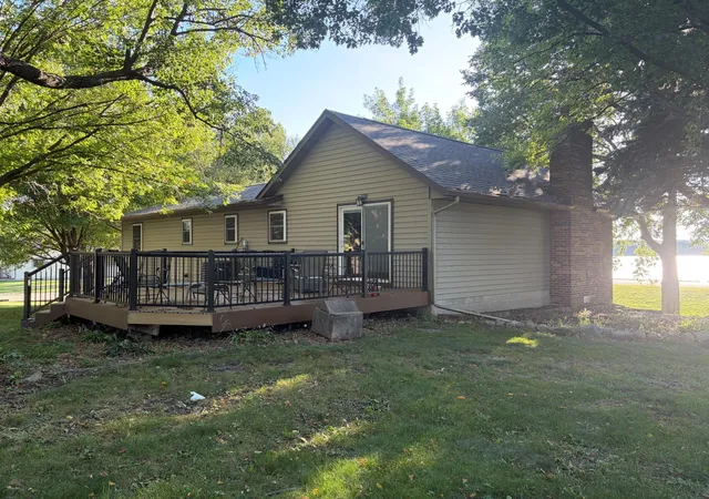 Photo 3 of Single family home for sale at 11284 Highway 15, Brownton, MN 55312 | MLS# 7158163 | Listing updated on 2026-10-21