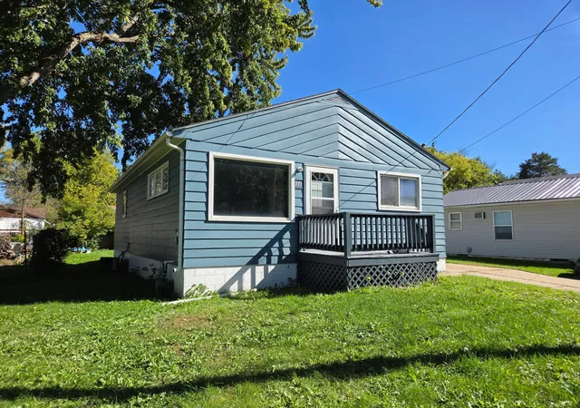 Photo 1 of Single family home for sale at 113 S 7th Avenue, Albert Lea, MN 56007 | MLS# 7158174 | Listing updated on 2026-10-10