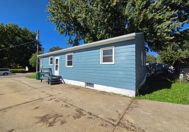 Photo 4 of Single family home for sale at 113 S 7th Avenue, Albert Lea, MN 56007 | MLS# 7158174 | Listing updated on 2026-10-10