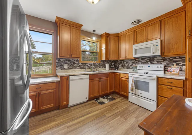 Photo 3 of Single family home for sale at 840 Mineral Springs Rd Ne, Owatonna, MN 55060 | MLS# 7158177 | Listing updated on 2026-10-13