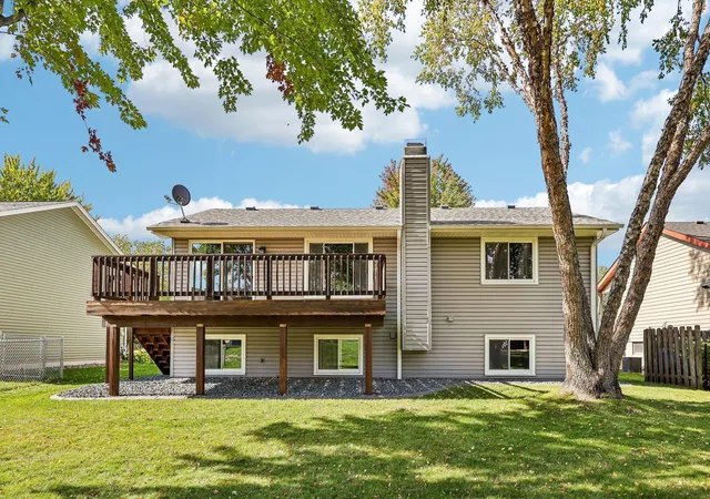 Photo 3 of Single family home for sale at 4292 Eagle Crst Dr, Saint Paul, MN 55122 | MLS# 7158183 | Listing updated on 2026-10-21
