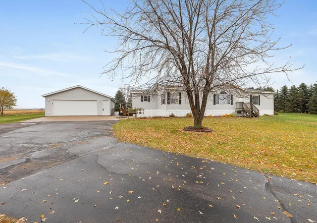 Photo 1 of Single family home for sale at 9938 Highway 25, Pierz, MN 56364 | MLS# 7158184 | Listing updated on 2026-10-29