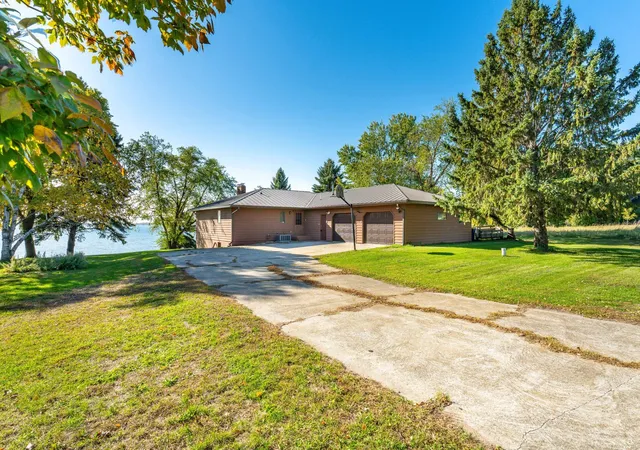 Photo 3 of Single family home for sale at 38192 N Shore Dr, Battle Lake, MN 56515 | MLS# 7158192 | Listing updated on 2026-10-11