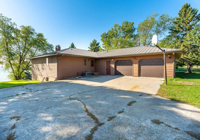 Photo 3 of Single family home for sale at 38192 N Shore Dr, Battle Lake, MN 56515 | MLS# 7158192 | Listing updated on 2026-10-11