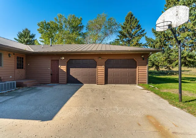 Photo 4 of Single family home for sale at 38192 N Shore Dr, Battle Lake, MN 56515 | MLS# 7158192 | Listing updated on 2026-10-11