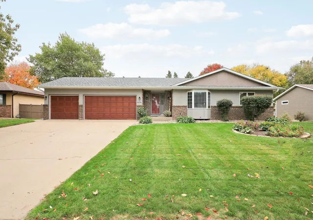 Photo 2 of Single family home for sale at 624 Hennes Ave, Shakopee, MN 55379 | MLS# 7158194 | Listing updated on 2026-10-22