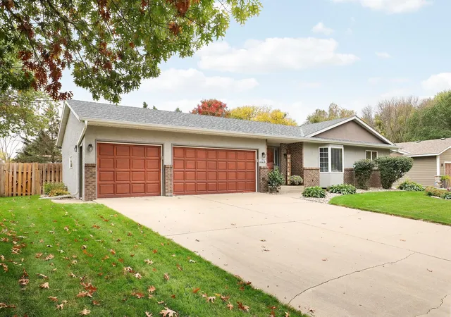 Photo 3 of Single family home for sale at 624 Hennes Ave, Shakopee, MN 55379 | MLS# 7158194 | Listing updated on 2026-10-22