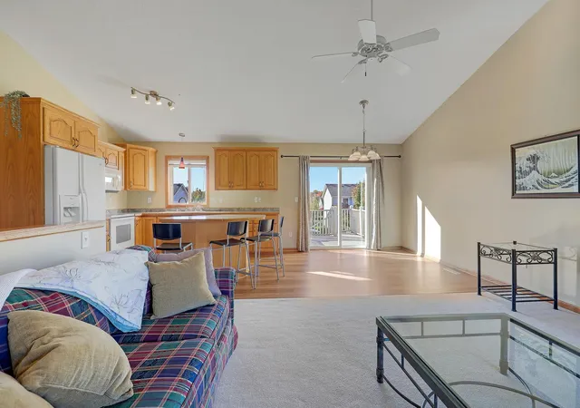 Photo 4 of Single family home for sale at 890 Newport Ave, Shakopee, MN 55379 | MLS# 7158197 | Listing updated on 2026-10-10