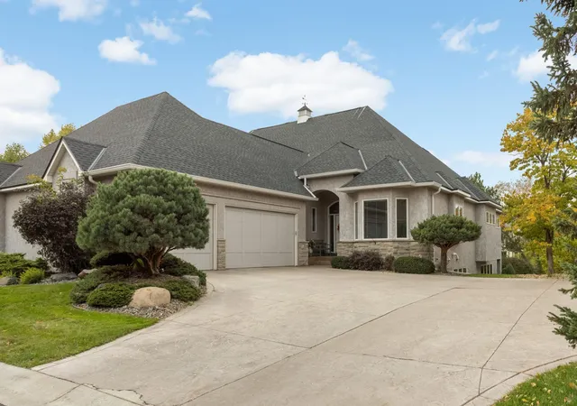 Photo 1 of Townhouse for sale at 124 Stonebridge Rd, Saint Paul, MN 55118 | MLS# 7158199 | Listing updated on 2026-10-18