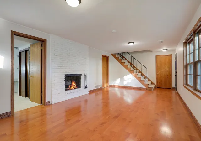 Photo 3 of Single family home for sale at 6640 Manchester Ln, Eden Prairie, MN 55346 | MLS# 7158210 | Listing updated on 2026-10-22
