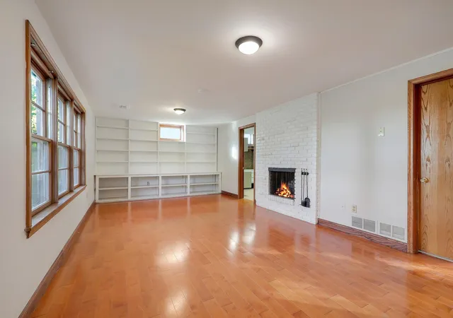 Photo 4 of Single family home for sale at 6640 Manchester Ln, Eden Prairie, MN 55346 | MLS# 7158210 | Listing updated on 2026-10-22