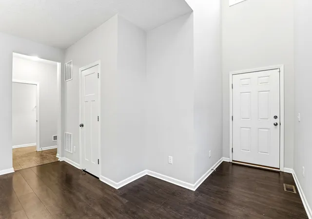 Photo 3 of Single family home for sale at 4366 Corn Silk Ln, Saint Paul, MN 55129 | MLS# 7158212 | Listing updated on 2026-10-20