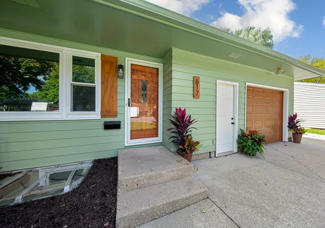 Photo 2 of Single family home for sale at 617 13th Street Ne, Owatonna, MN 55060 | MLS# 7158216 | Listing updated on 2026-10-12