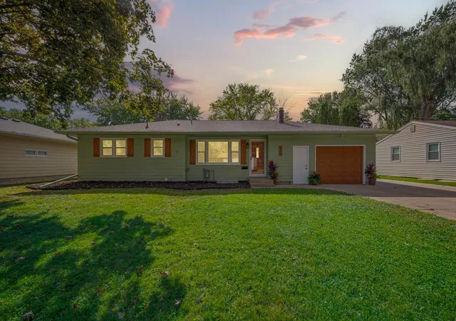 Photo 3 of Single family home for sale at 617 13th Street Ne, Owatonna, MN 55060 | MLS# 7158216 | Listing updated on 2026-10-12