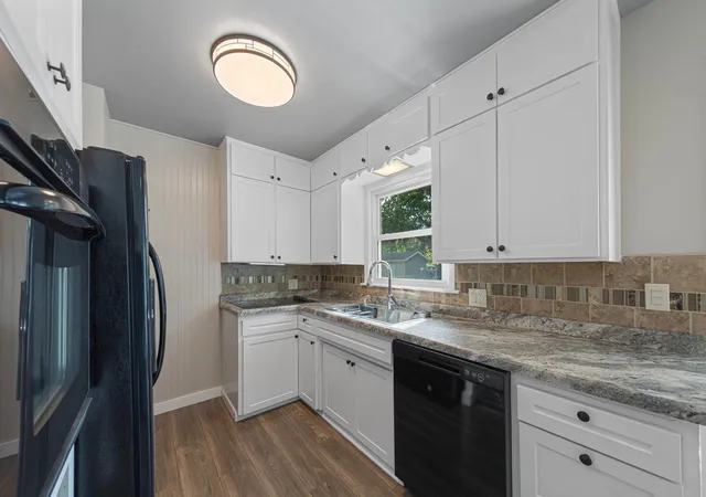 Photo 3 of Single family home for sale at 617 13th Street NE, Owatonna, MN 55060 | MLS# 7158216 | Listing updated on 2026-10-12