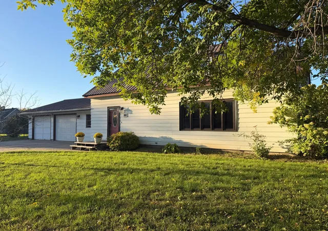 Photo 1 of Single family home for sale at 301 12th Avenue E, Lisbon, ND 58054 | MLS# 7158220 | Listing updated on 2026-10-11