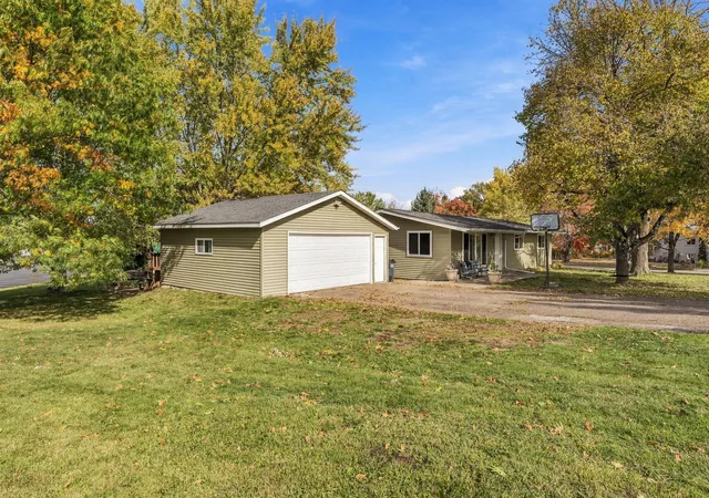 Photo 1 of Single family home for sale at 805 Golf Ave SW, Pine City, MN 55063 | MLS# 7158223 | Listing updated on 2026-10-22