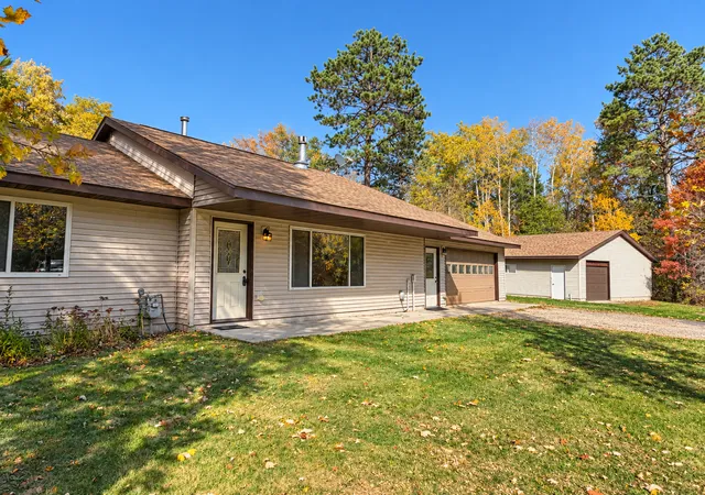 Photo 3 of Single family home for sale at 3176 Ellis Rd, Pequot Lakes, MN 56472 | MLS# 7158237 | Listing updated on 2026-10-10