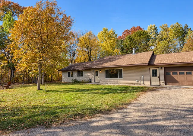 Photo 4 of Single family home for sale at 3176 Ellis Rd, Pequot Lakes, MN 56472 | MLS# 7158237 | Listing updated on 2026-10-10
