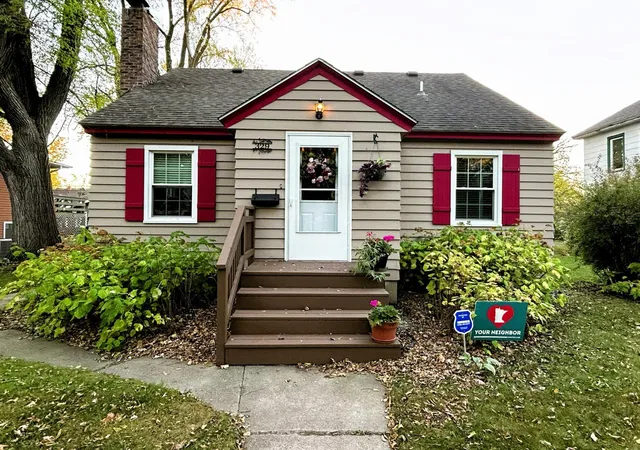 Single family home for sale at 329 2nd Avenue NE, Saint Cloud, MN 56304 | MLS# 7158250