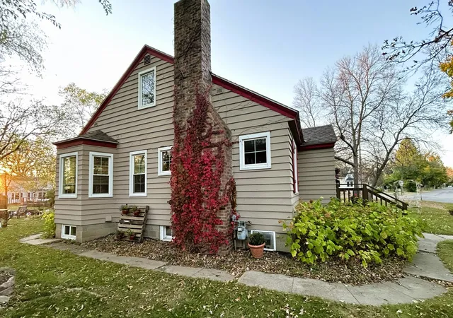 Photo 2 of Single family home for sale at 329 2nd Avenue NE, Saint Cloud, MN 56304 | MLS# 7158250 | Listing updated on 2026-10-19