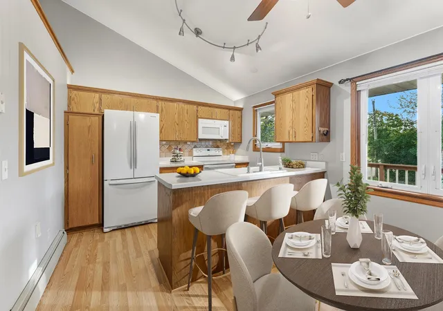 Photo 4 of Single family home for sale at 1403 8th Avenue S, South Saint Paul, MN 55075 | MLS# 7158268 | Listing updated on 2026-10-22