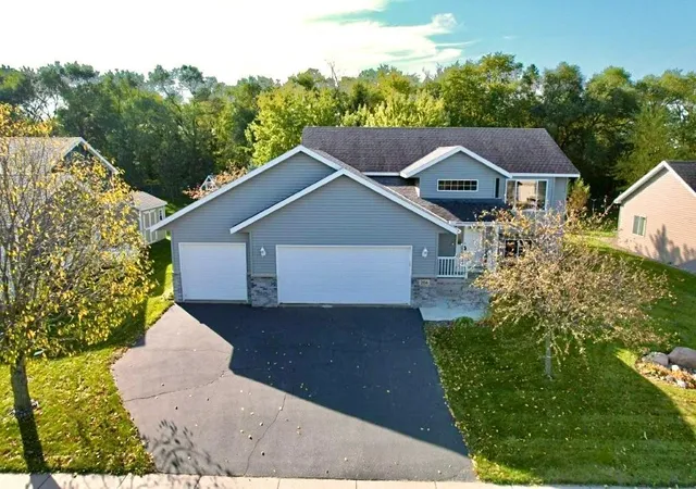 Photo 2 of Single family home for sale at 206 Rookery Dr, Cold Spring, MN 56320 | MLS# 7158271 | Listing updated on 2026-10-22