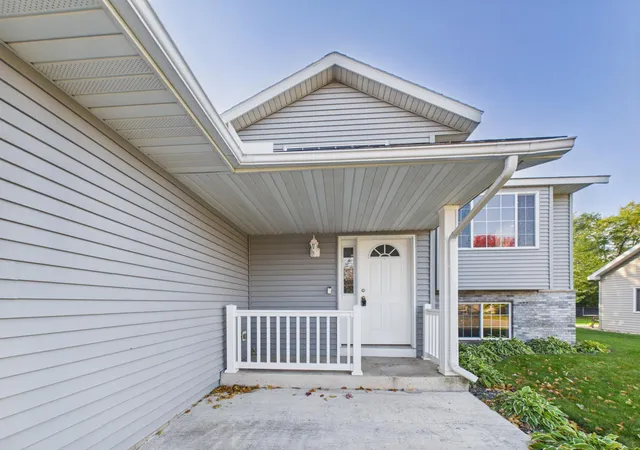 Photo 3 of Single family home for sale at 206 Rookery Dr, Cold Spring, MN 56320 | MLS# 7158271 | Listing updated on 2026-10-22