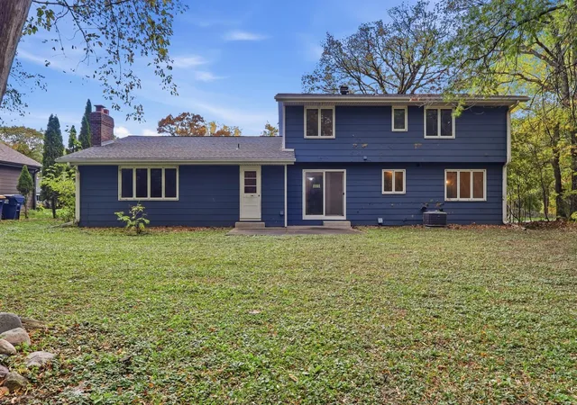 Photo 2 of Sale Pending at 313 Brandywine Dr, Burnsville, MN 55337 | MLS# 7158277 | Listing updated on 2026-10-19