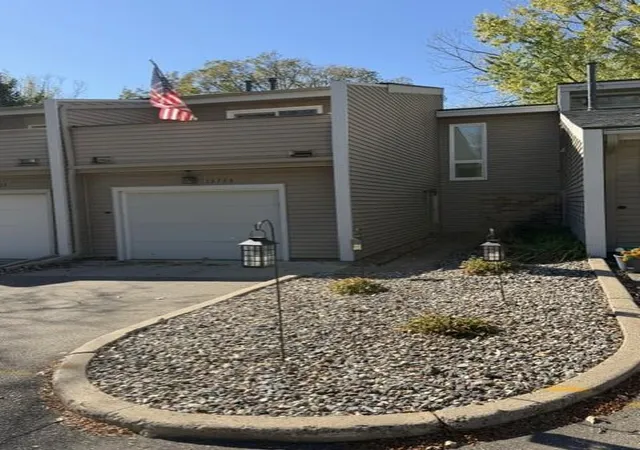 Photo 2 of Single family home for sale at 13799 Heywood Ct, Saint Paul, MN 55124 | MLS# 7158278 | Listing updated on 2026-10-18