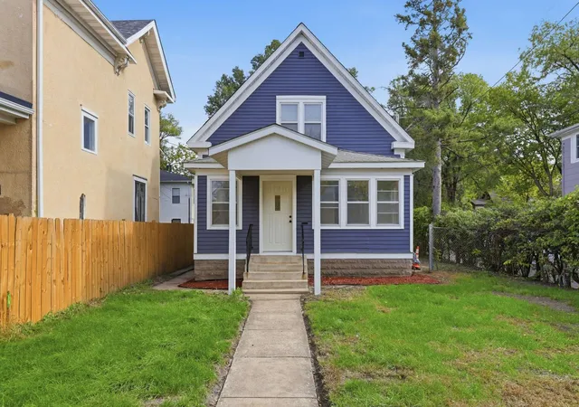 Photo 3 of Single family home for sale at 2533 Cedar Ave S, Minneapolis, MN 55404 | MLS# 7158281 | Listing updated on 2026-10-19