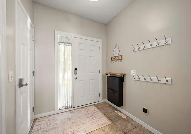 Photo 4 of Single family home for sale at 6982 Carlyle Rd, Saint Paul, MN 55125 | MLS# 7158282 | Listing updated on 2026-10-21