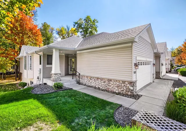 Photo 2 of Single family home for sale at 9224 Blackoaks Ln N, Maple Grove, MN 55311 | MLS# 7158285 | Listing updated on 2026-10-23