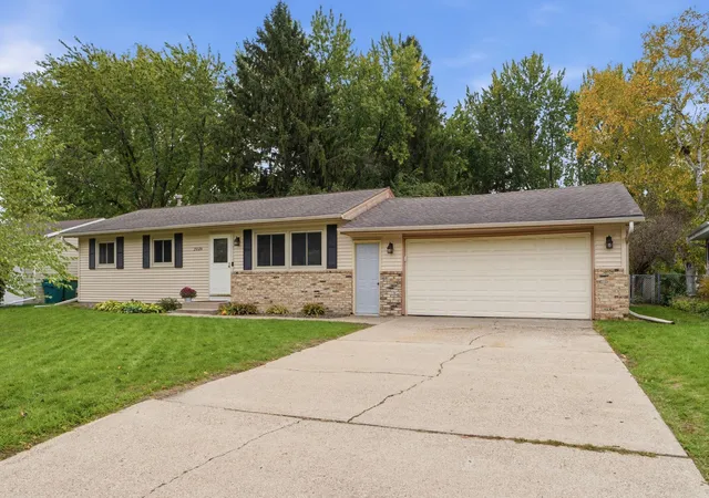 Photo 2 of Sale Pending at 2026 Jade Ln, Saint Paul, MN 55122 | MLS# 7158290 | Listing updated on 2026-10-20