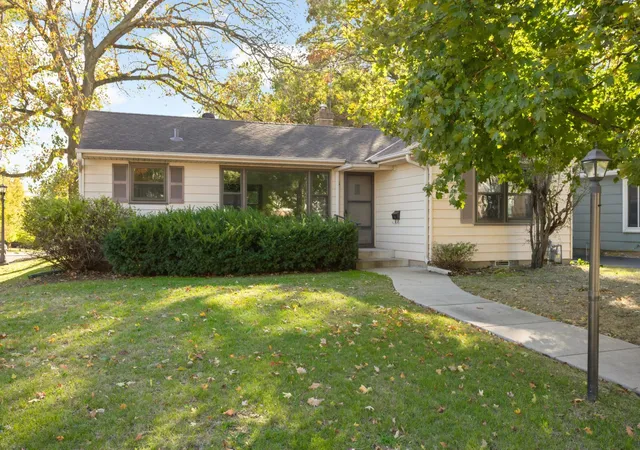 Photo 1 of Sale Pending at 1208 Hoyt Ave E, Saint Paul, MN 55106 | MLS# 7158297 | Listing updated on 2026-10-30