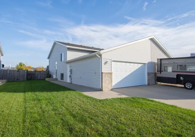 Photo 1 of Townhouse for sale at 964 41st Avenue W, West Fargo, ND 58078 | MLS# 7158301 | Listing updated on 2026-10-27