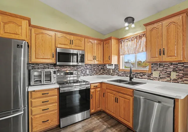 Photo 3 of Single family home for sale at 917 Sellards Dr, Dassel, MN 55325 | MLS# 7158302 | Listing updated on 2026-10-20
