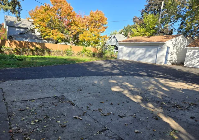 Photo 3 of Multi family home for sale at 1156 Galtier St, Saint Paul, MN 55117 | MLS# 7158304 | Listing updated on 2026-10-11