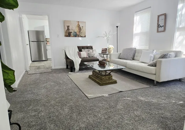 Listing Photo 5 - Condo for sale in building located at 1156 Galtier St, St. Paul, MN 55117