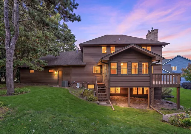 Photo 1 of Single family home for sale at 1289 Donegal Bay, Saint Paul, MN 55125 | MLS# 7158305 | Listing updated on 2026-10-10