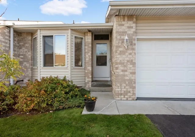Photo 1 of Single family home for sale at 12818 Glen Ct, Apple Valley, MN 55124 | MLS# 7158322 | Listing updated on 2026-10-23