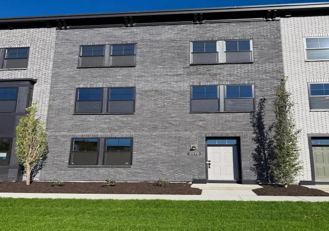 Photo 1 of Single family home for sale at 2279 Beechwood Ave, Saint Paul, MN 55116 | MLS# 7158330 | Listing updated on 2026-10-21