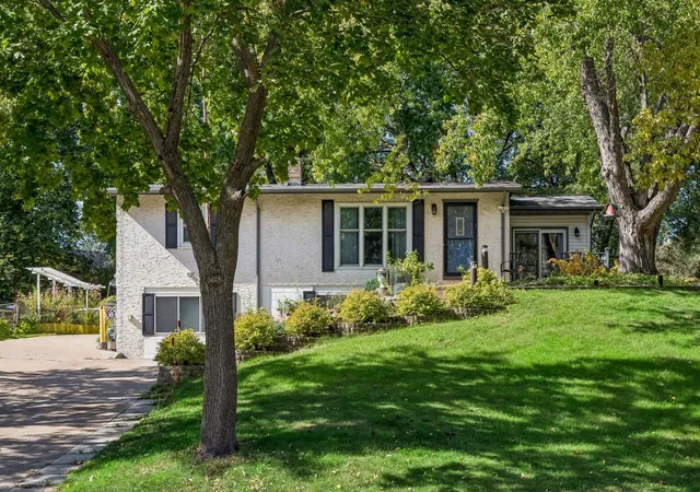 Photo 2 of Single family home for sale at 3209 Random Rd, Saint Paul, MN 55121 | MLS# 7158348 | Listing updated on 2026-10-11